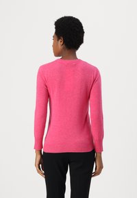 pure cashmere CLASSIC CREW NECK  - Pulover - strawberry