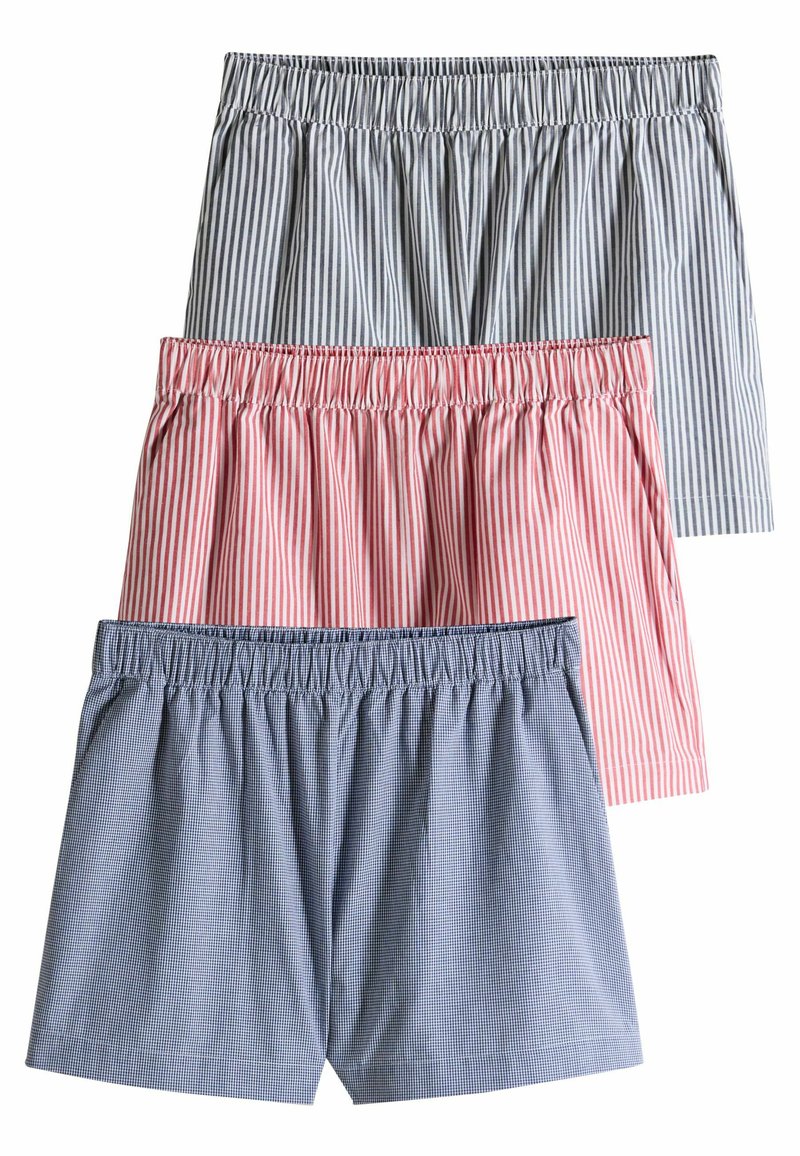 Boxer con righe in tre colori: azzurro chiaro con motivo a quadri, rosa con righe verticali e grigio con righe sottili. Elastico in vita.
