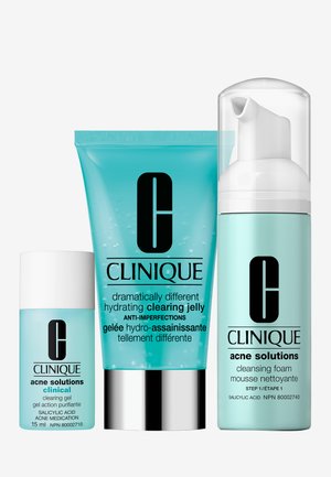 BREAK UP WITH BREAKOUTS SET - Skincare set - -