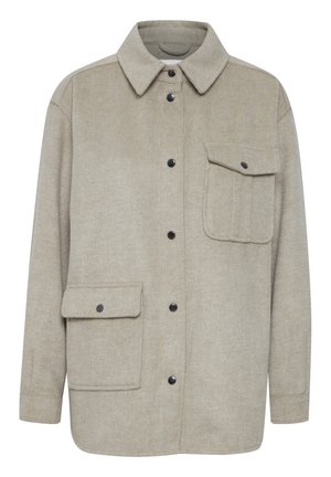 Helle beige Jacke aus strukturiertem Stoff, mit durchgeknöpftem Vorderteil, spitzem Kragen und einer Brusttasche mit Klappe.