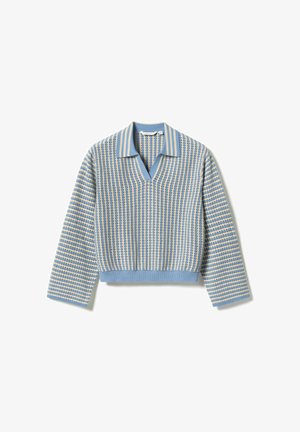 Pulover tricotat albastru deschis cu decolteu în V, cu dungi verticale crem și albastru mai închis și un design scurtat. Model texturat pe întreaga suprafață.