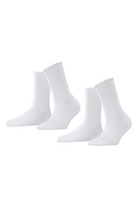 White cotton ankle socks, ribbed texture, smooth finish, reinforced toe, three pairs displayed, all with consistent shape and size.