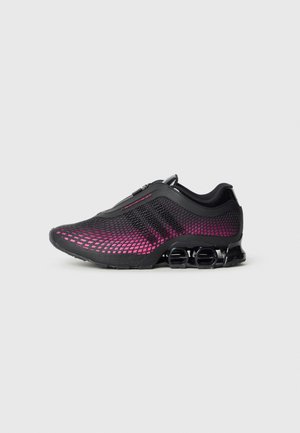 MEGARIDE UNISEX - Sneakers low - core black/shock pink
