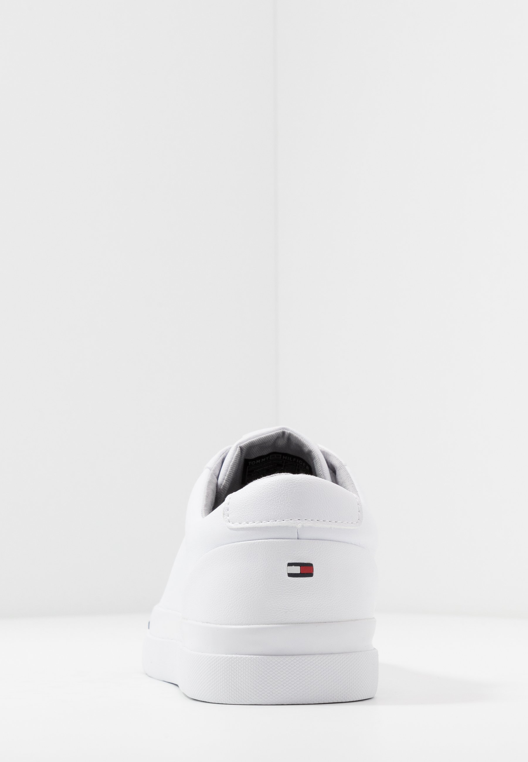 tommy corporate sneaker