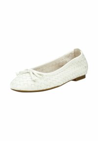 Ballerine blanche en cuir tissé avec bout arrondi, petit nœud sur le devant et semelle basse beige.