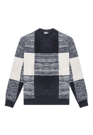 Maglione con collo rotondo, caratterizzato da un motivo a blocchi nei colori blu navy, grigio chiaro e crema, con texture e stili di lavorazione differenti.