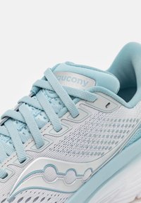 Saucony GUIDE 17 - Katujuoksukengät - cloud/topaz