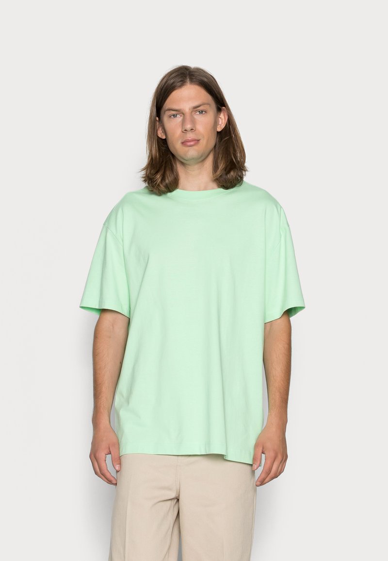 Weekday T-shirt básica - green