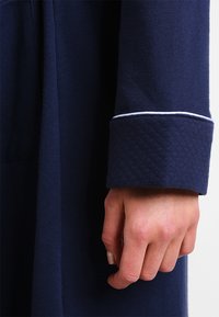 Lauren Ralph Lauren QUILTED COLLAR ROBE - Accappatoio - windsor navy