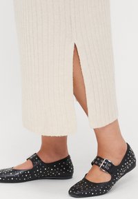 ONLY Carmakoma CARJEANETT LIFE SKIRT - Ozko oprijeto krilo - birch