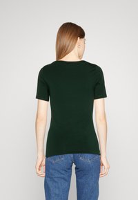 Vero Moda VMPANDA NOOS - T-shirts basic - pine grove