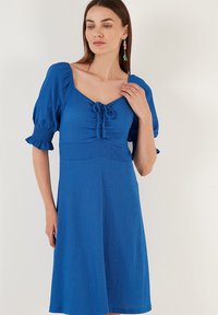 Unselected, royal blue