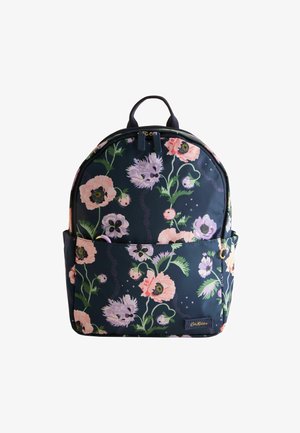 Bloemenrugzak met een marineblauwe achtergrond, voorzien van roze en paarse bloemen, gouden beslag, een afgeronde vorm en een voorvak.