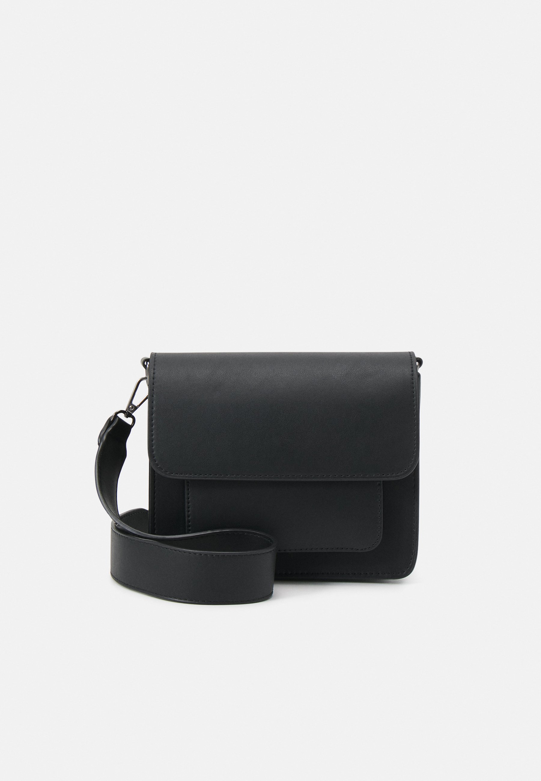 Cayman pocket soft black Clearance