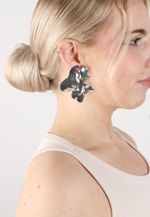 TRISA Accessoires STATEMENT EARRINGS - Boucles d'oreilles - silver-coloured