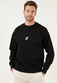Sweatshirt - black