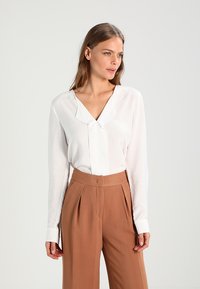 Seidensticker V-NECK SLIPOVER REGULAR FIT - Blúz - offwhite