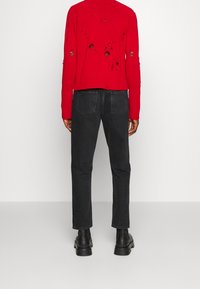 N°21 Pullover - red