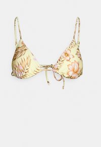 Top de bikini triangular em tecido amarelo pastel, com padrões florais e de folhas em tons suaves de castanho e rosa, com alças ajustáveis e detalhe de laço.