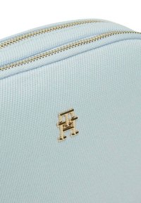 Tommy Hilfiger POPPY  - Cross body bag - vaaleansininen