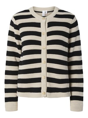 Stripet cardigan i beige og svart, med ribbestruktur, rund halsutskjæring og fem dekorative knapper i gulltone foran.