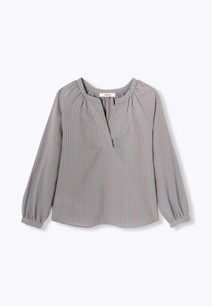 Blouse à manches longues avec des rayures verticales bleues et marron, col rond avec une fente, et des détails de tissu froncé aux épaules et aux poignets.