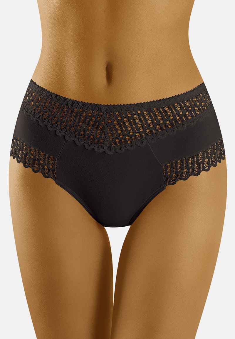 Zwarte high-waisted slips met kanten rand aan de taille en beenopeningen, voorzien van een gladde textuur en geschulpte randen.