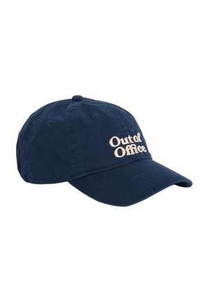 Marineblauwe baseballpet met gebogen klep en witte geborduurde tekst "Out of Office" op het voorpaneel.