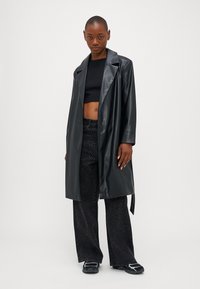 ONLY Petite ONLBINA WRAP - Ballonkabát - black