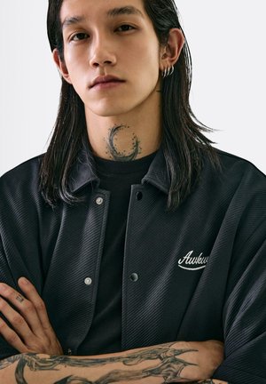 EMBROIDERED SHORT SLEEVE - Camicia - black