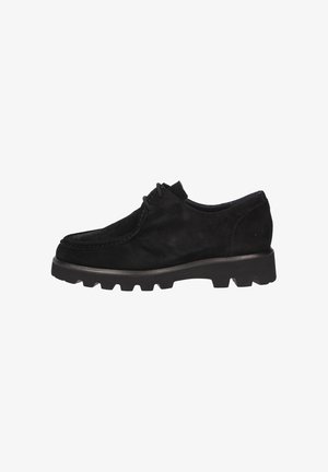 Schwarzer Wildlederschuh mit rundem Zeh, kontrastreichem Nähen und einer dicken, robusten Gummisohle. Schnürdesign mit minimalen Akzenten.