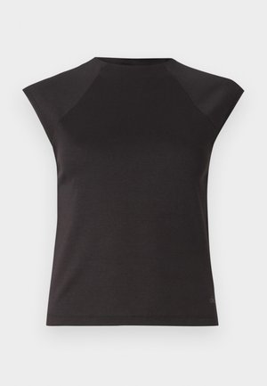 Črn kratkoper sleeves top z okroglim izrezom in poševnimi ramenskimi šivi. Narejen je iz gladkega blaga s prilegajočim krojem in brez vidnih vzorcev.