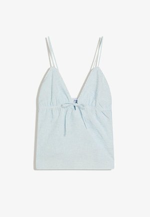 Lichtblauw-wit gestreept mouwloos hemdje met dunne, verstelbare schouderbandjes en een knoopdetail aan de voorkant.
