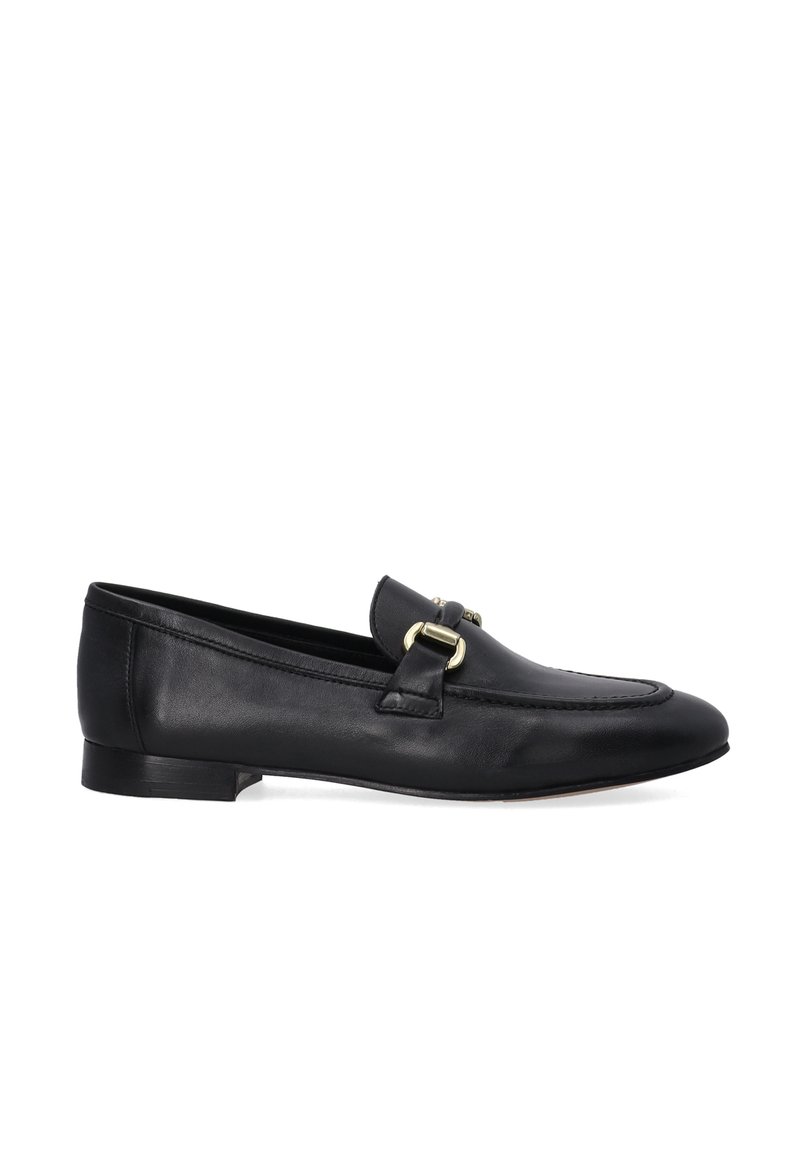 Sorte læder loafers med rund tå, dekorativt detaljer i guldtonet spænde og flad hæl. Glat tekstur med syninger.