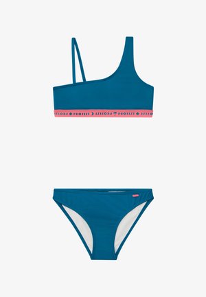 Blauwe tweedelige badpak met een asymmetrisch topje met één brede band, een smalle band en een roze elastische band met het label "PROTEST".
