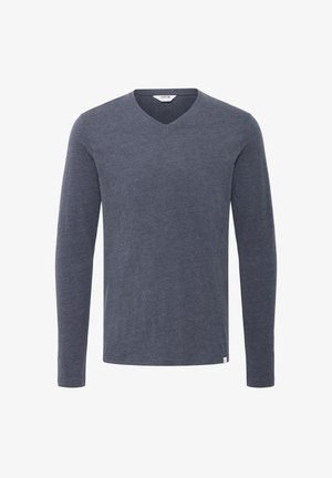 Dunkelgraues langärmliges V-Ausschnitt-Shirt aus weichem Stoff; hat ein minimalistisches Branding-Tag am Saum, eine glatte Textur und einen klassischen Schnitt.