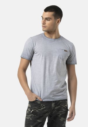 Cipo & Baxx, T-SHIRT – MODERNER LOOK MIT MARKANTEM FRONT-DESIGN - T-Shirt basic - grau