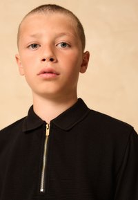 Next REGULAR FIT - ZIP NECK TEXTURED LONG SLEEVE - Bluză polo - black