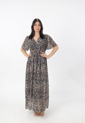 Robe maxi en imprimé léopard transparent, avec des manches courtes volantées, un décolleté en V et une taille froncée pour une silhouette fluide.