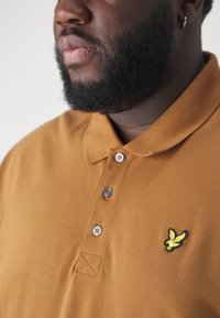 Lyle & Scott PLAIN - Polotričko - farrier bronze