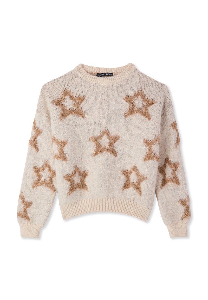 Maglione beige lavorato a maglia con una texture soffice, caratterizzato da grandi stelle marroni, scollo rotondo e polsini e orlo a coste.
