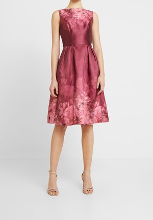 Koktejlové šaty / šaty na párty - dark red