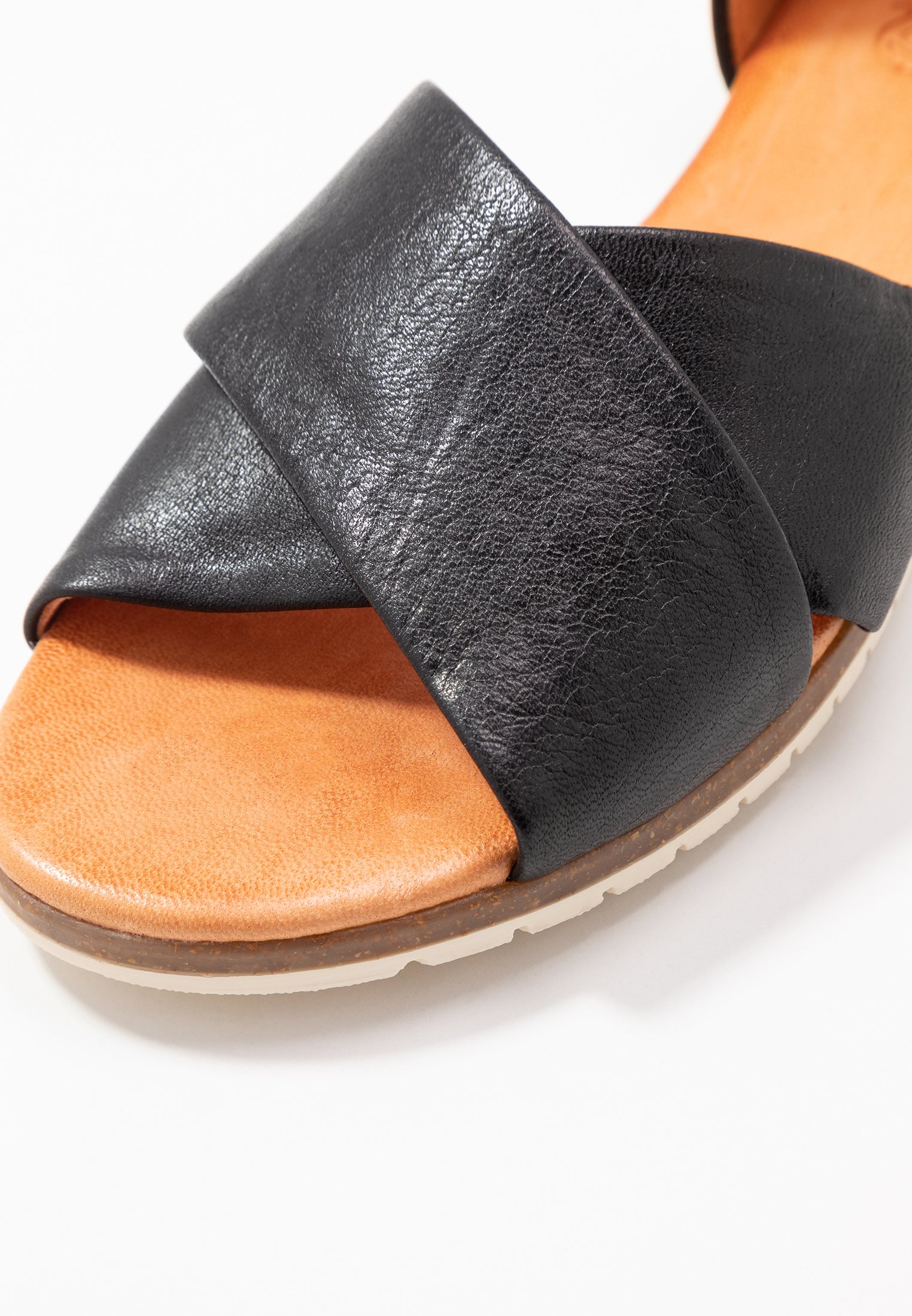 Apple of Eden CHIUSI - Ballerina med åpen front - black Apple of Eden CHIUSI - Ballerina med åpen front - black