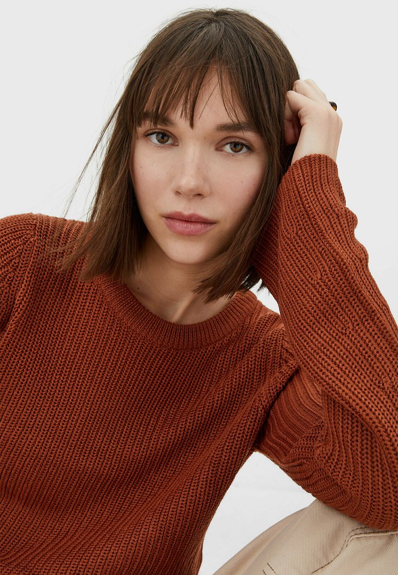 Damen Strickjacken | Stradivarius MIT AUSGESTELLTEN ÄRMELN Strickpullover brown/braun - ZT37782 Damen Strickjacken | Stradivarius MIT AUSGESTELLTEN ÄRMELN Strickpullover brown/braun - ZT37782