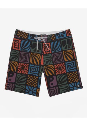Pantaloni da bagno multicolori caratterizzati da un motivo geometrico con quadrati e spirali, realizzati in tessuto leggero, con vita regolabile tramite cordoncino.