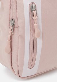 Nike Sportswear UNISEX - Mala a tiracolo - pink oxford/light soft pink