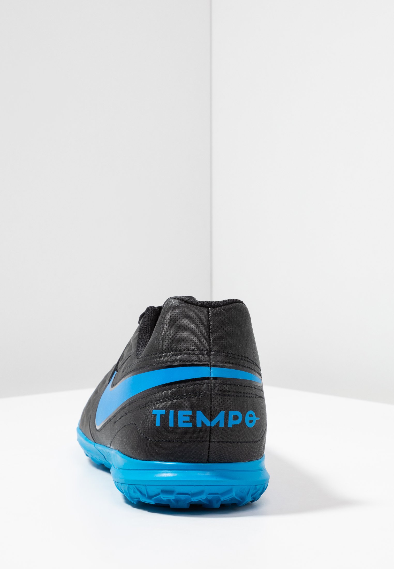 Nike Performance TIEMPO LEGEND 8 CLUB TF - Botas de fútbol multitacos -  black/blue hero/negro - Zalando.es