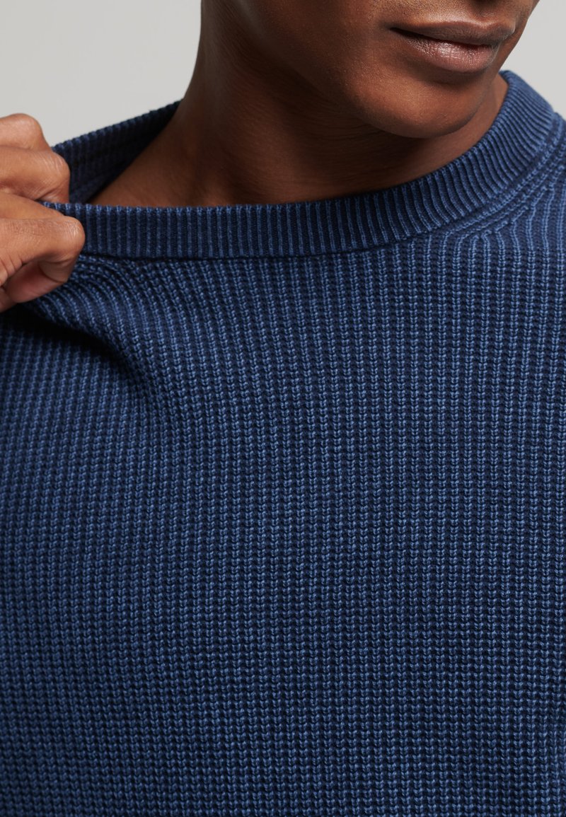Herren Strickjacken | Superdry ACADEMY DYED TEXTURE Strickpullover washed dark storm navy/blau - BR97332 Herren Strickjacken | Superdry ACADEMY DYED TEXTURE Strickpullover washed dark storm navy/blau - BR97332