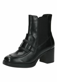 Zwarte leren enkelboot met een dikke elastische zijpanelen, een vierkante gespsaccents en een chunky hak. Gladde textuur met minimale stiksels.