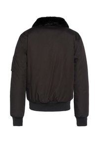 Giacca bomber nera con colletto in pelliccia sintetica, polsini e orlo a costine. Presenta tasche laterali e una finitura in tessuto liscio.